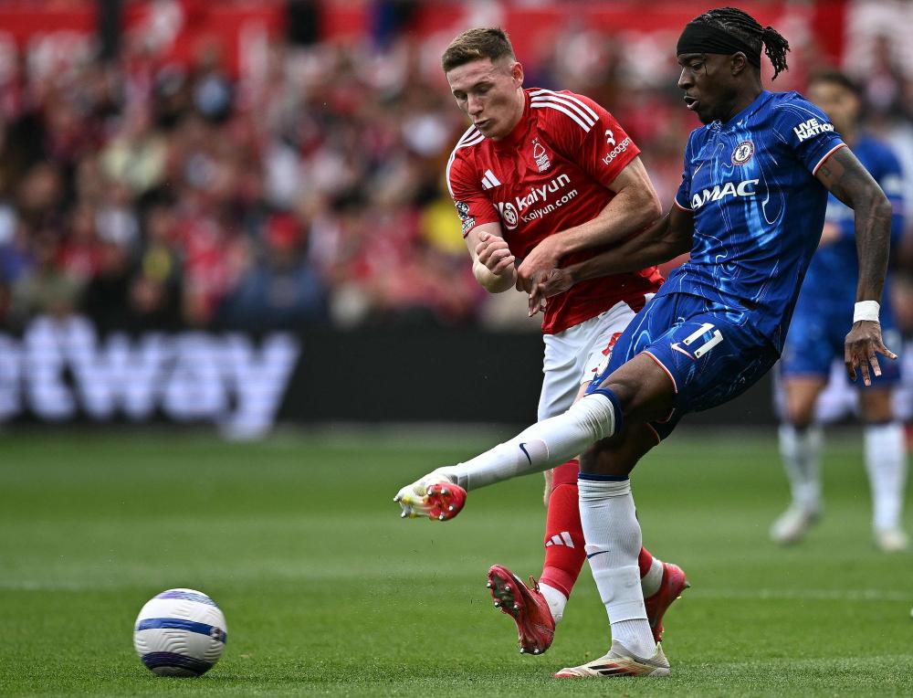 AC米兰1-0登顶意甲！38岁名将却抢走风头，带队12场不败紧追榜首