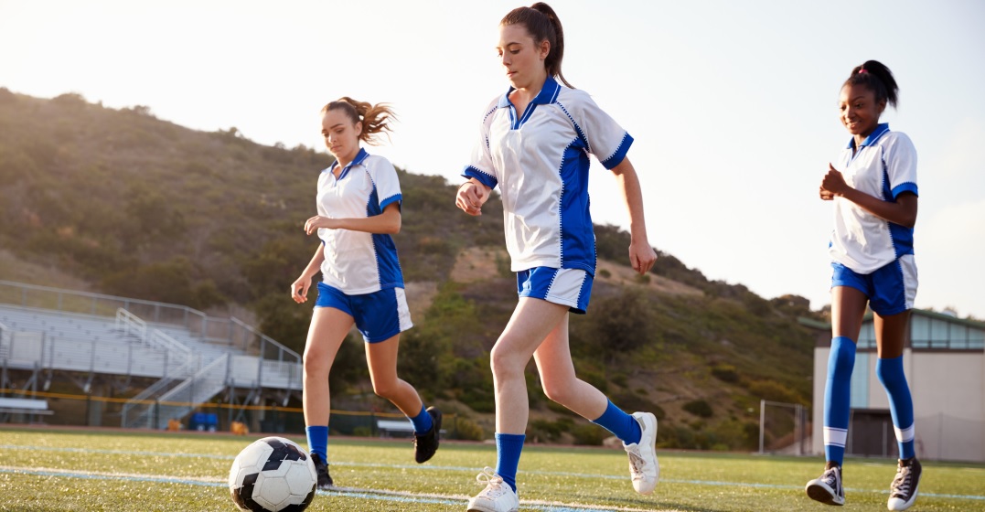 蒙古王那顺格日勒重拳击倒对手，散打王对决显威